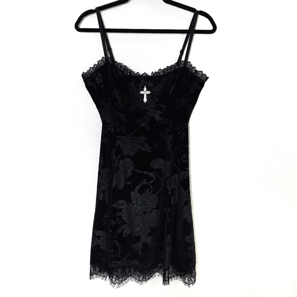 InGoticos Black Velvet Gothic Mini Dress Large Silver Cross Charm Whimsigoth - Picture 2 of 16